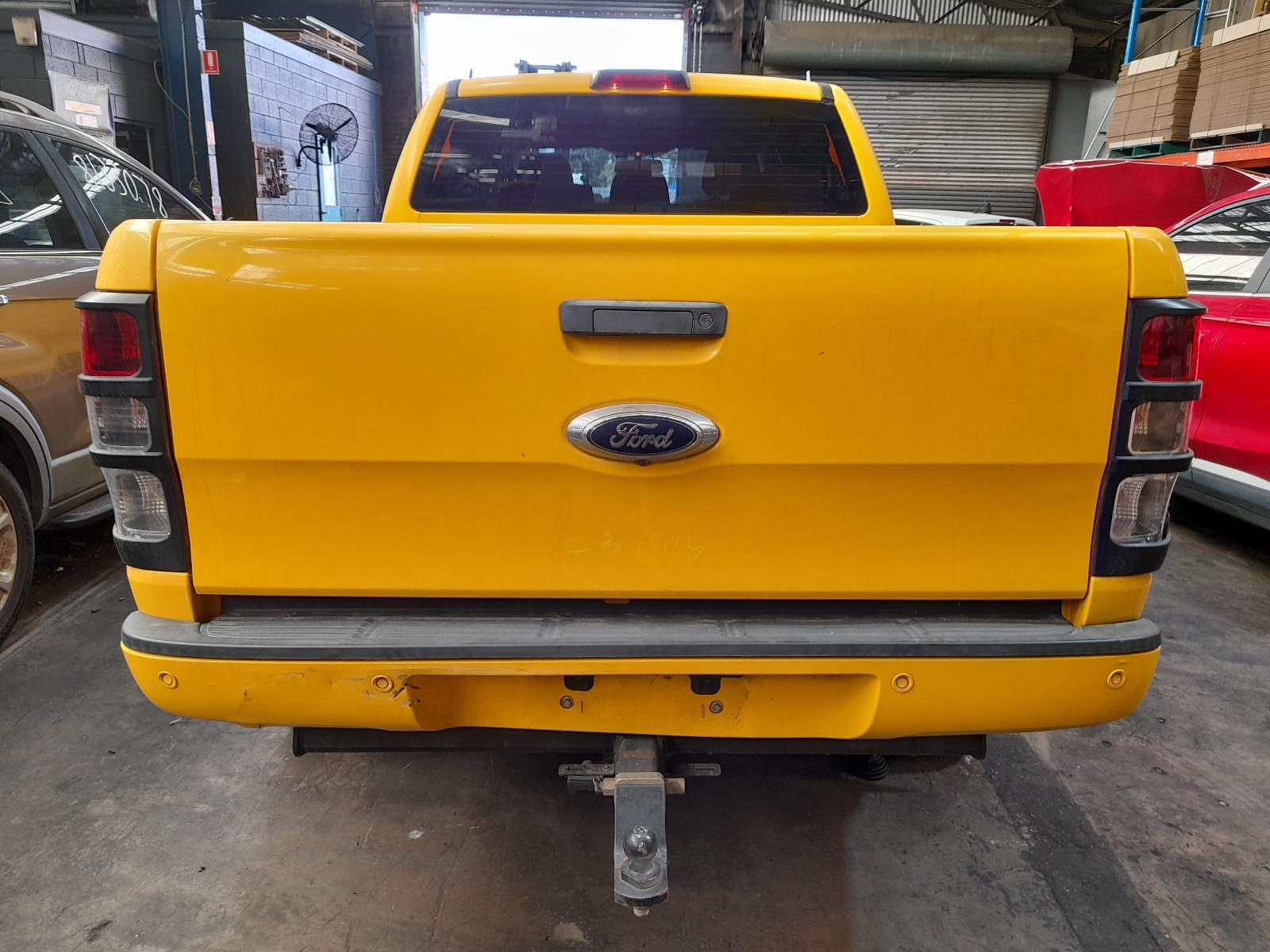 View Auto part Side Step/Skirt Ford Ranger 2018