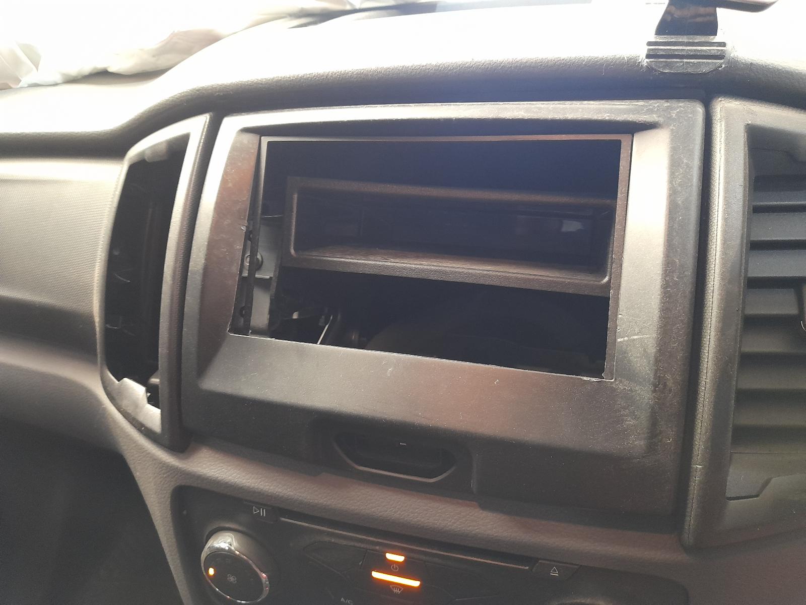 View Auto part Side Step/Skirt Ford Ranger 2018