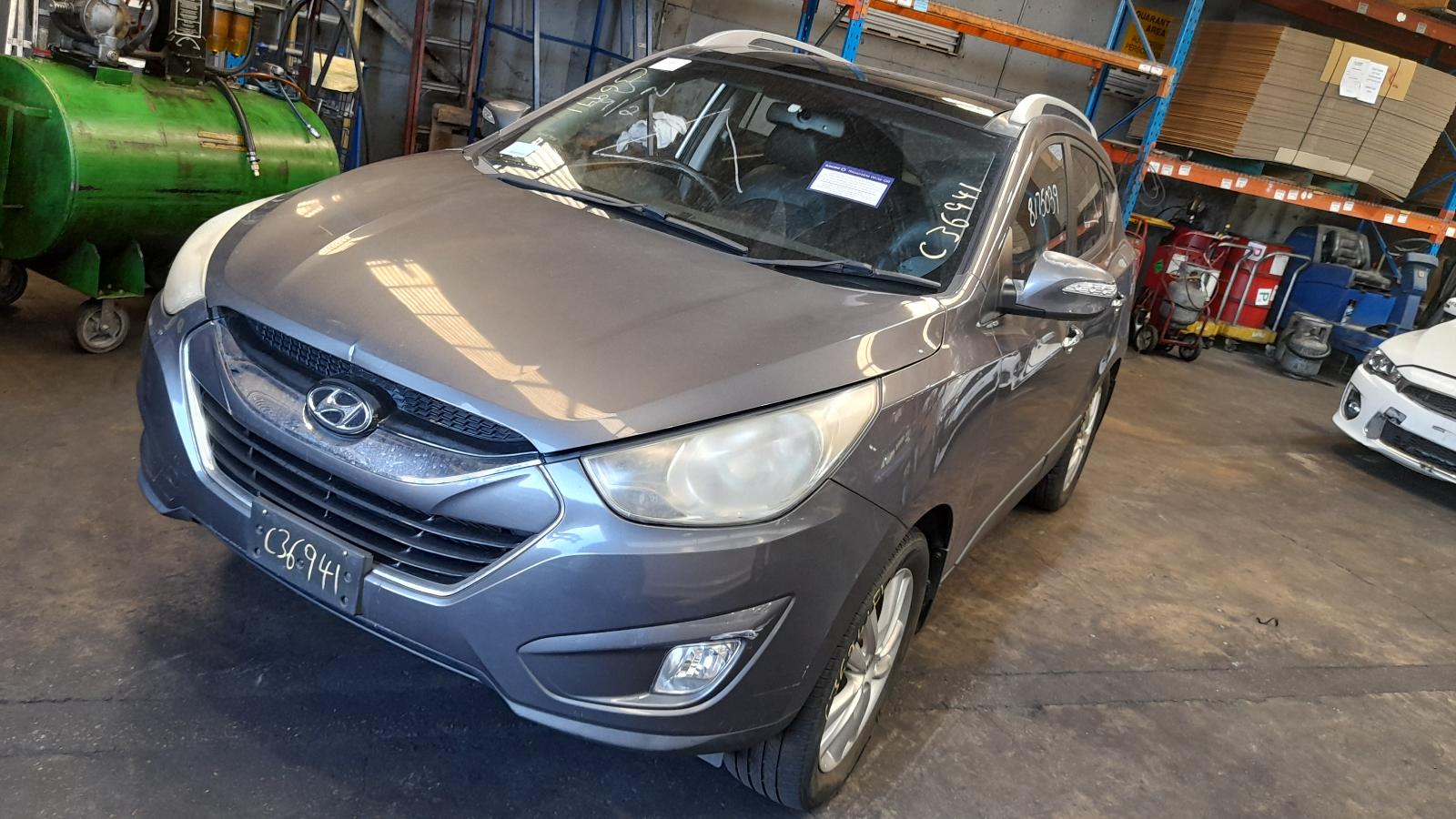 View Auto part Left Front Window Reg/Motor Hyundai Ix35 2012