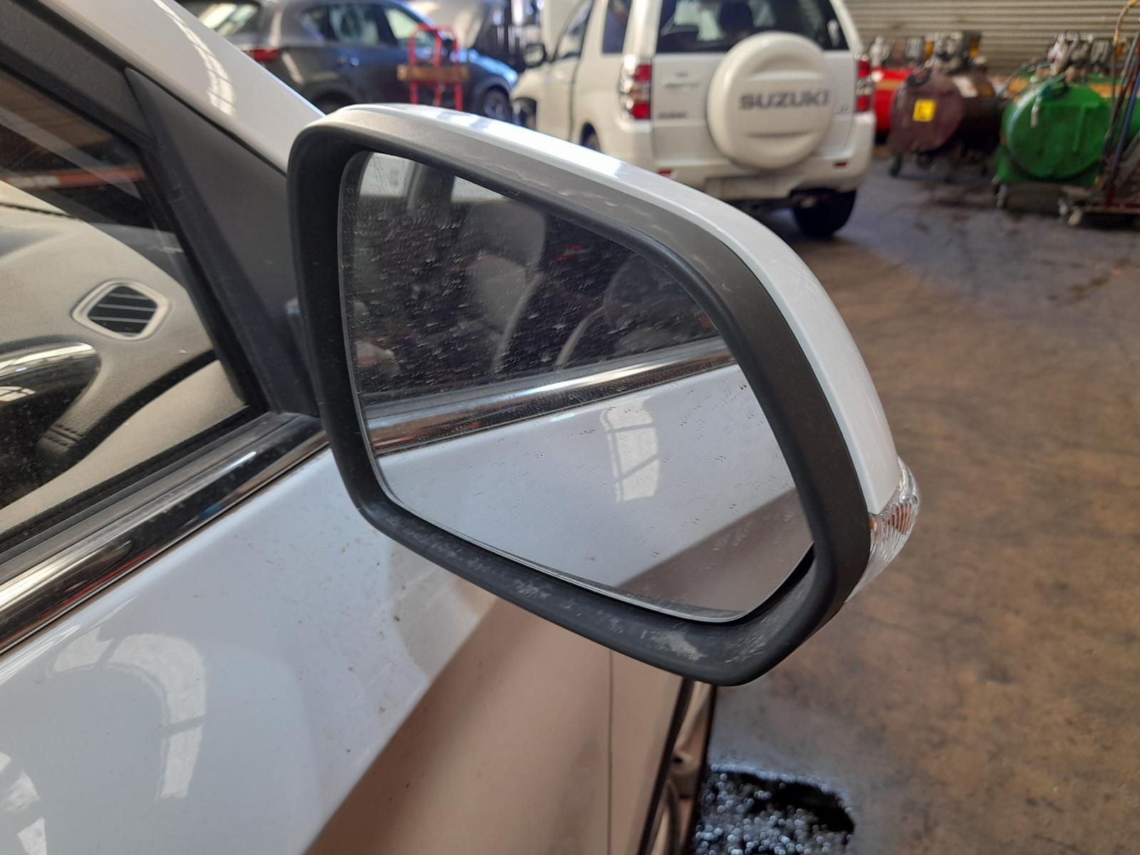 View Auto part Left Door Mirror Mg Zs 2023