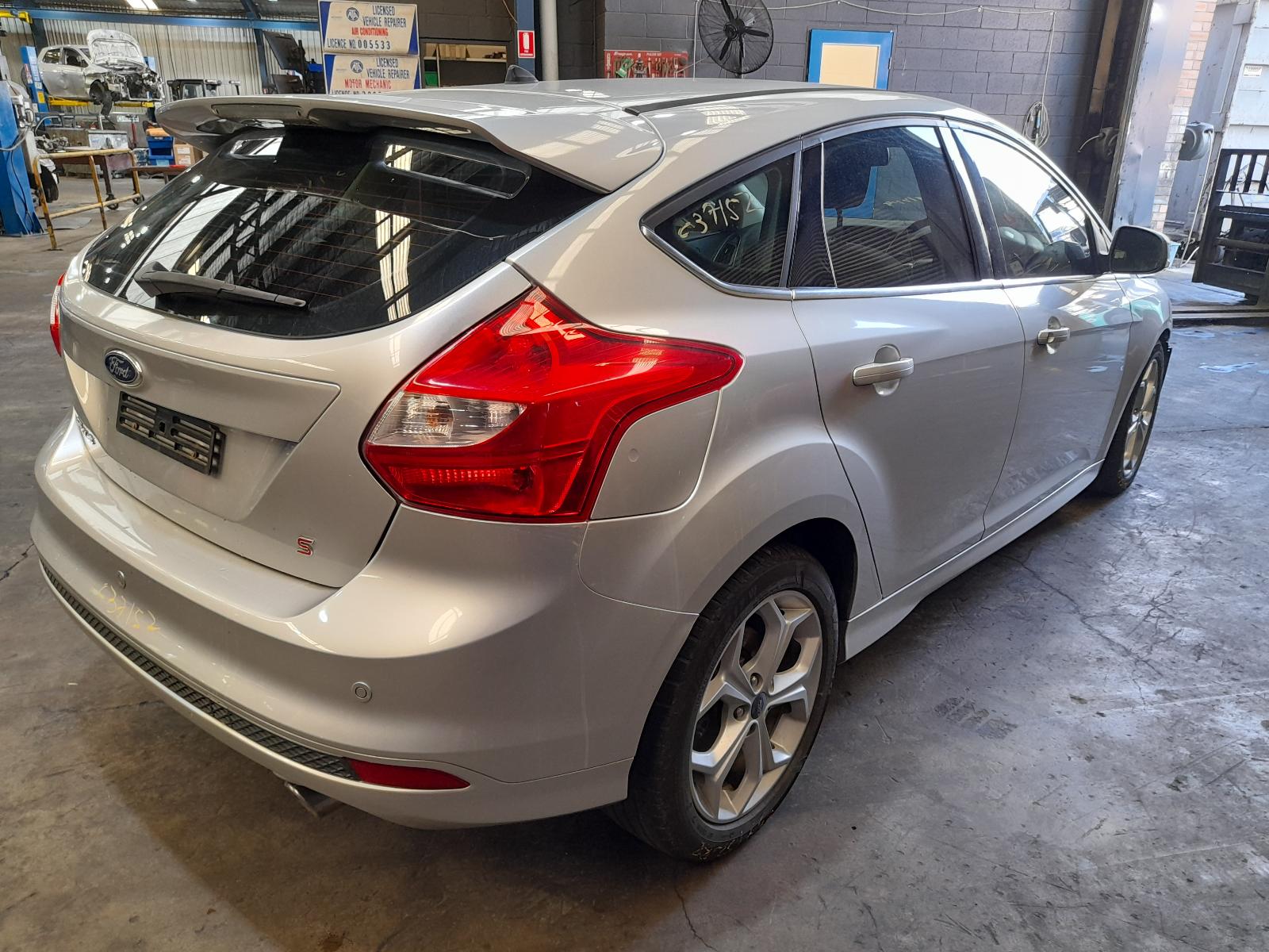View Auto part Rear Bumper Ford Focus 2012
