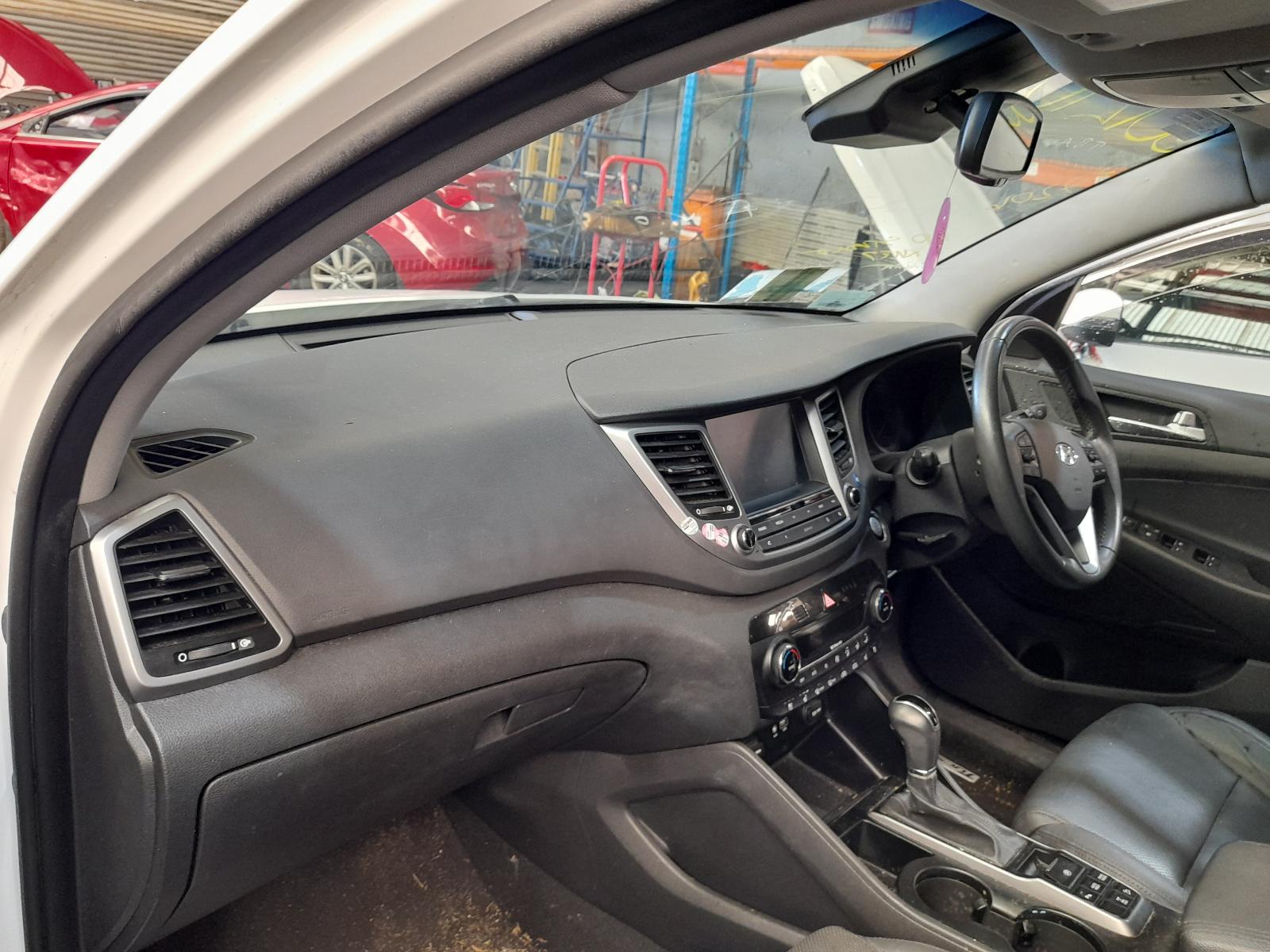 View Auto part Differential Centre Hyundai Tucson 2015