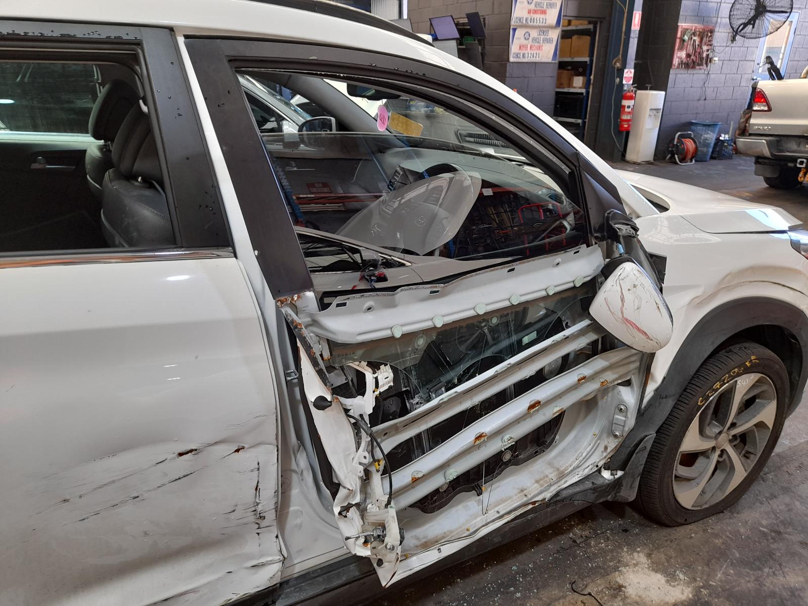 View Auto part Differential Centre Hyundai Tucson 2015