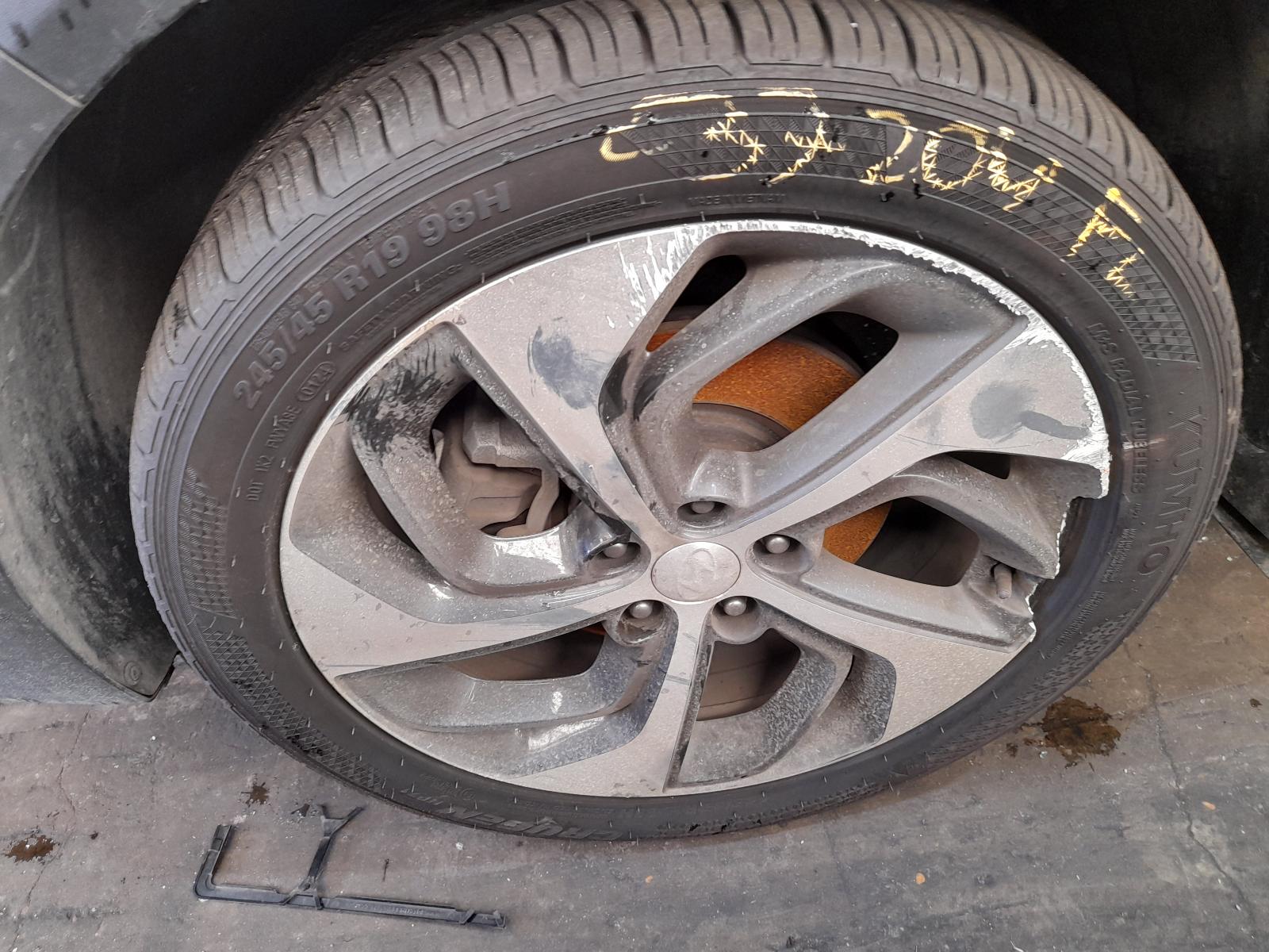 View Auto part Differential Centre Hyundai Tucson 2015