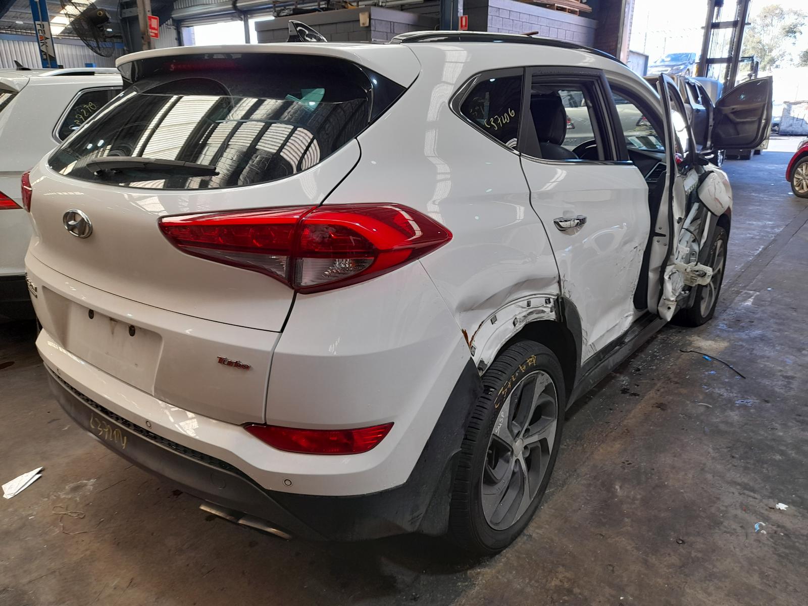 View Auto part Differential Centre Hyundai Tucson 2015