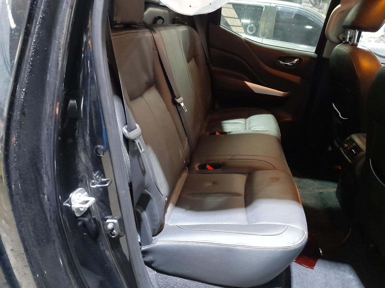 View Auto part Tonneau/Cover Nissan Navara 2019