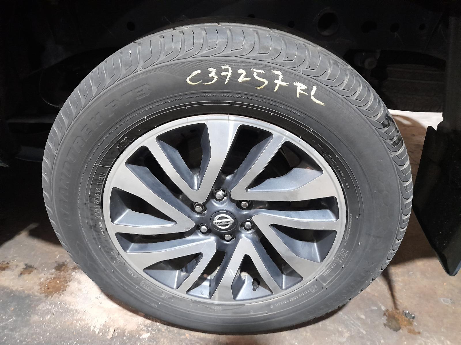 View Auto part Tonneau/Cover Nissan Navara 2019