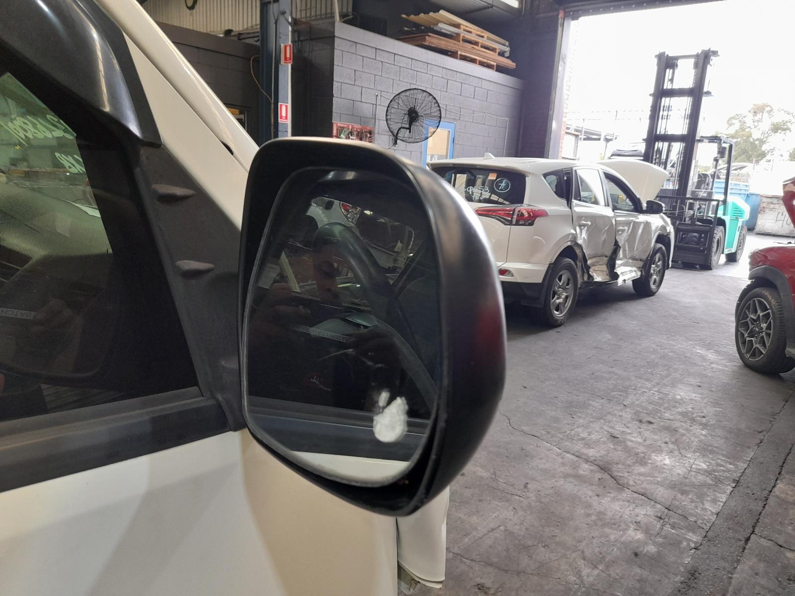 View Auto part Ecu Toyota Hiace 2016