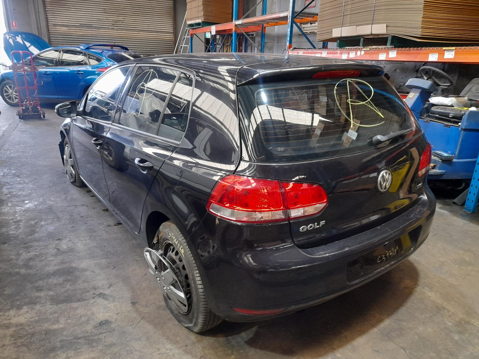 View Auto part Door/Boot/Gate Lock Volkswagen Golf 2011