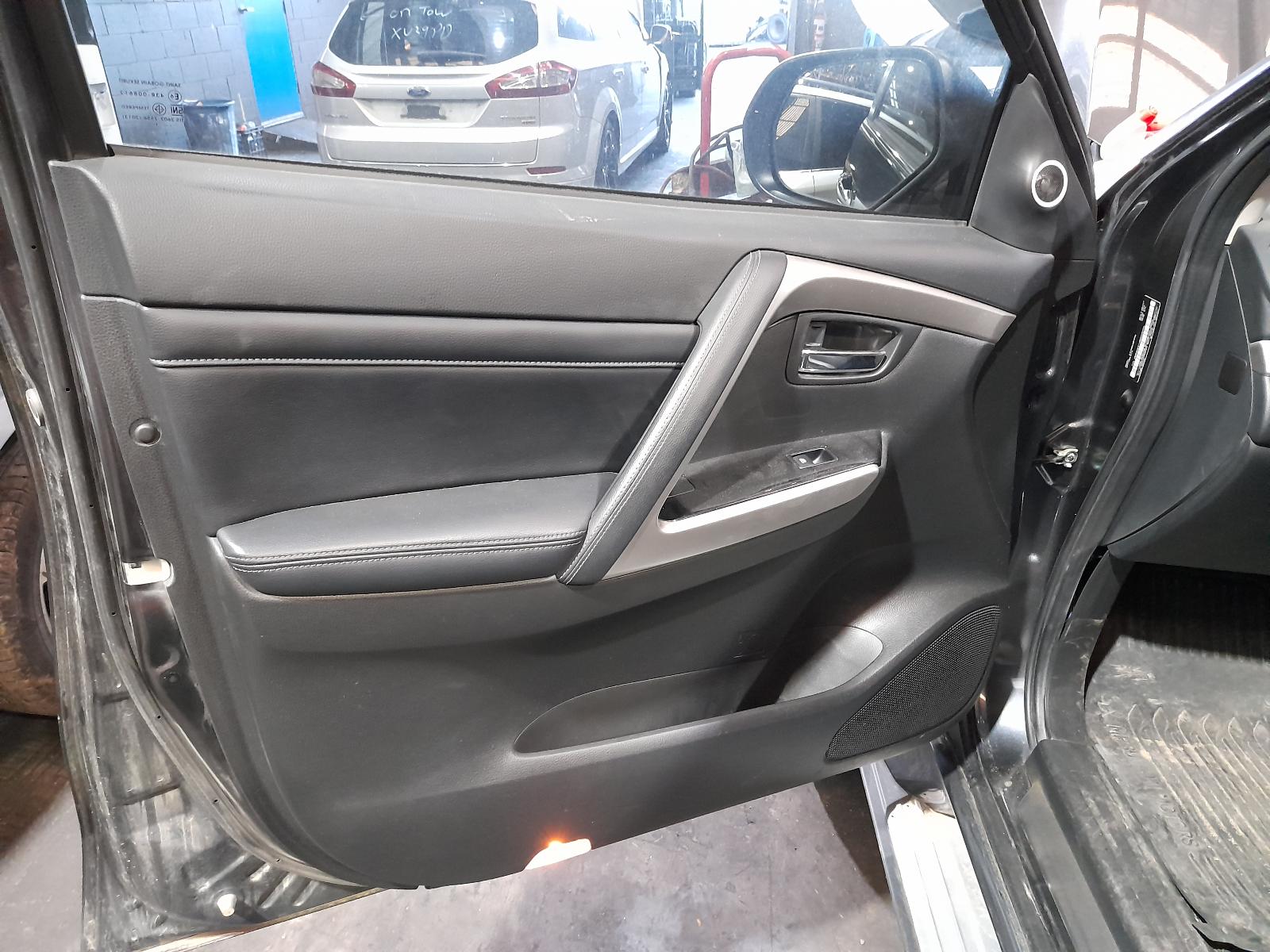 View Auto part Alternator Mitsubishi Pajero 2021