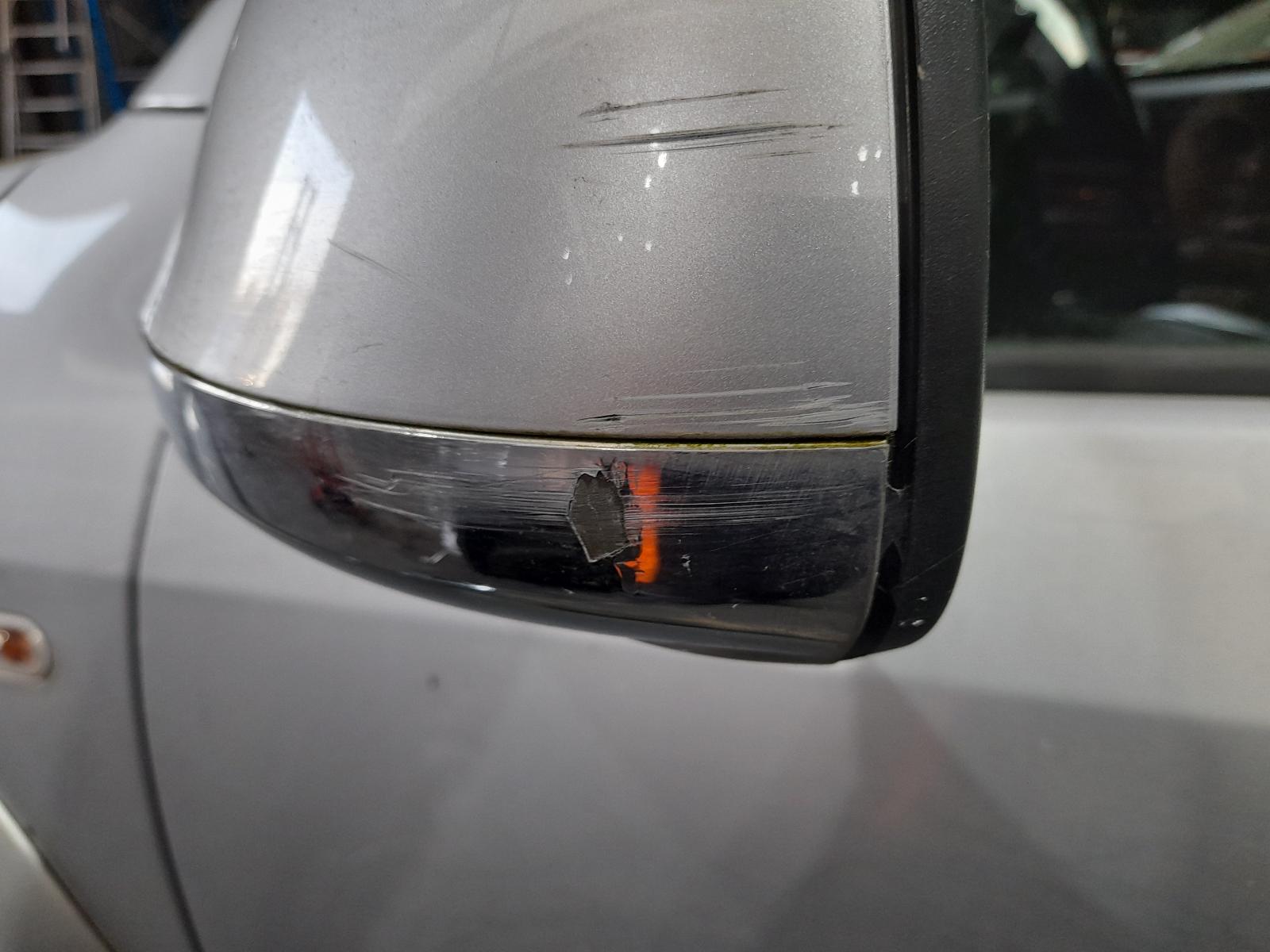 View Auto part Tonneau/Cover Volkswagen Amarok 2014