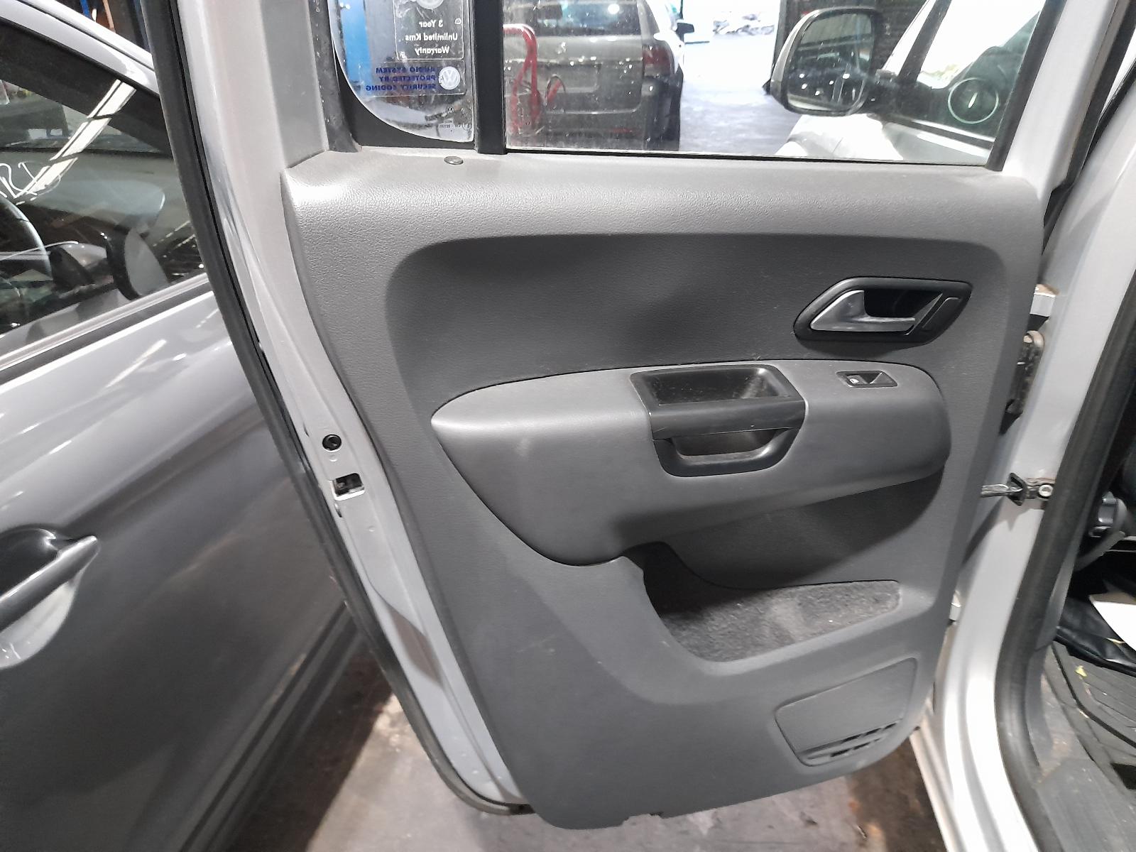 View Auto part Tonneau/Cover Volkswagen Amarok 2014