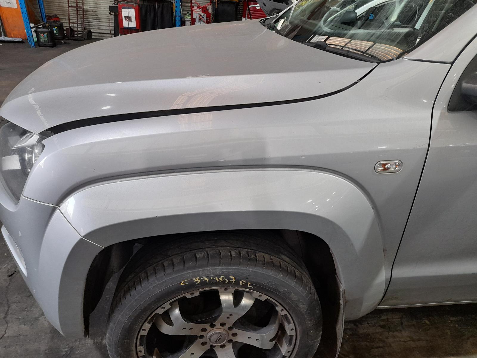 View Auto part Tonneau/Cover Volkswagen Amarok 2014
