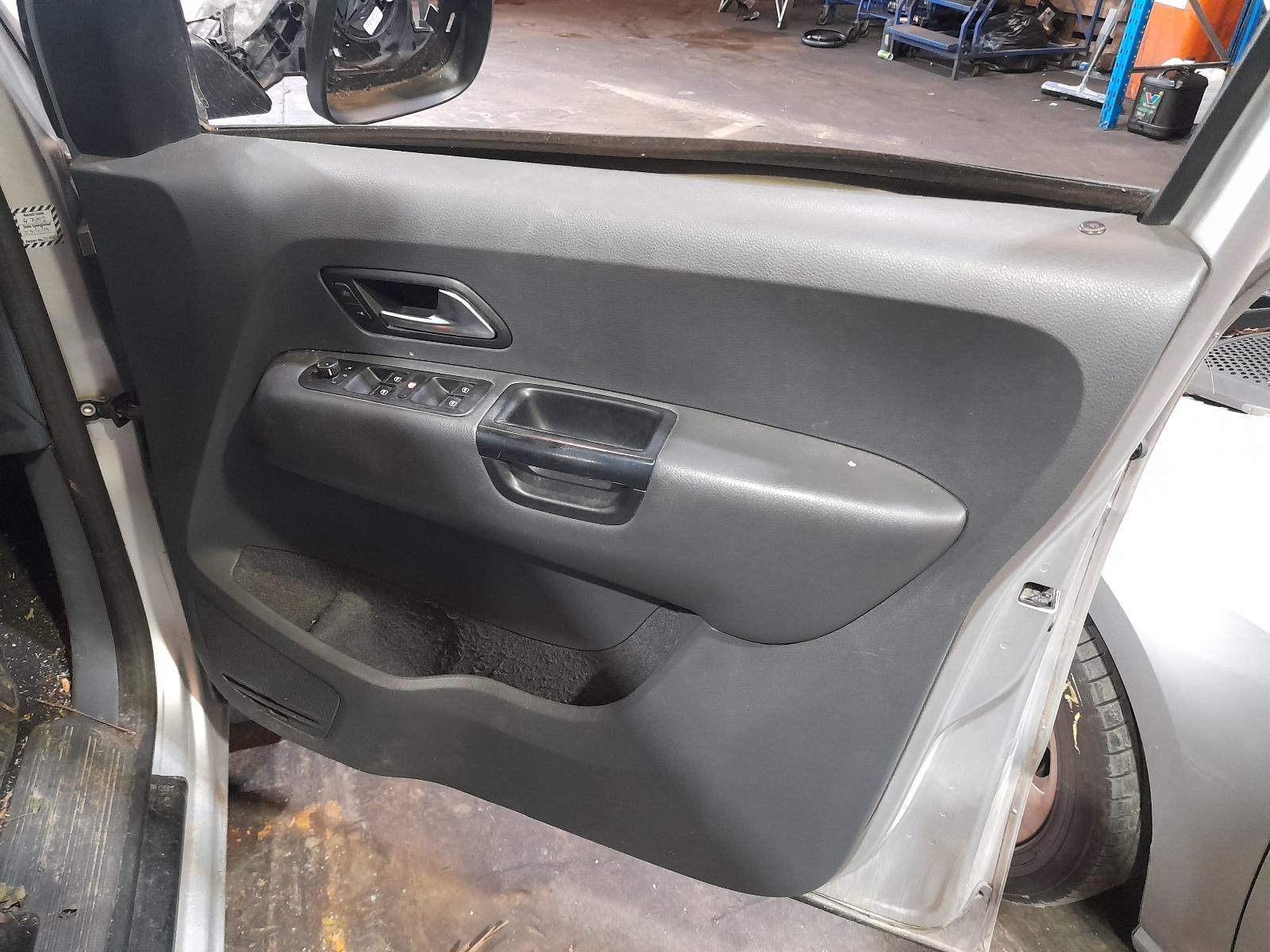 View Auto part Tonneau/Cover Volkswagen Amarok 2014