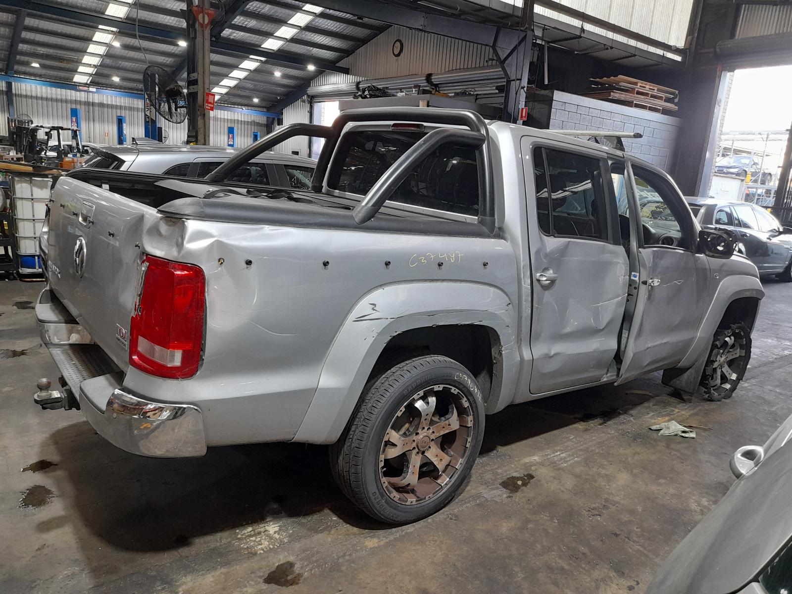 View Auto part Tonneau/Cover Volkswagen Amarok 2014