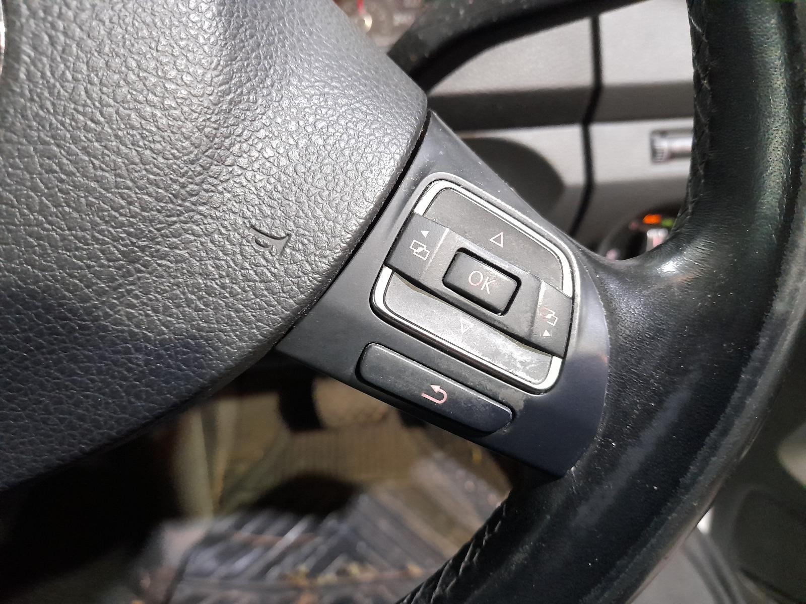 View Auto part Tonneau/Cover Volkswagen Amarok 2014