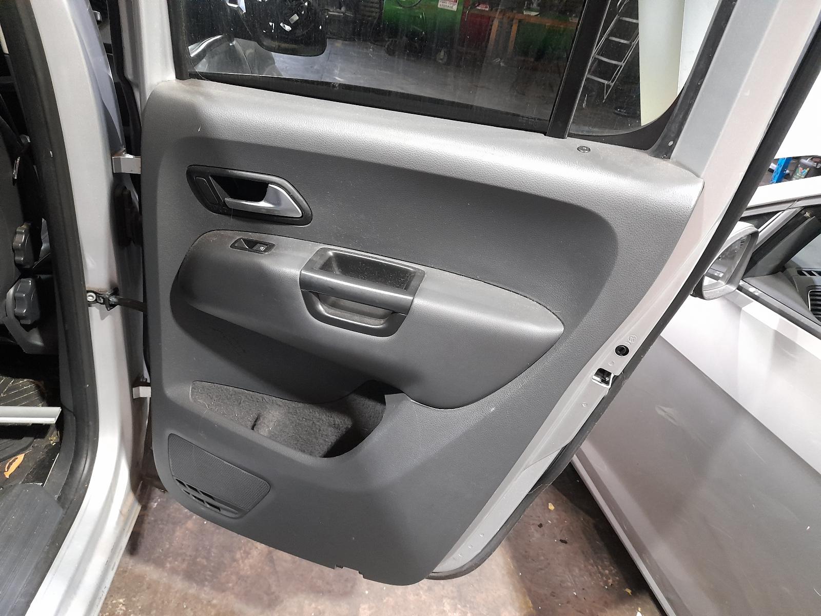 View Auto part Tonneau/Cover Volkswagen Amarok 2014