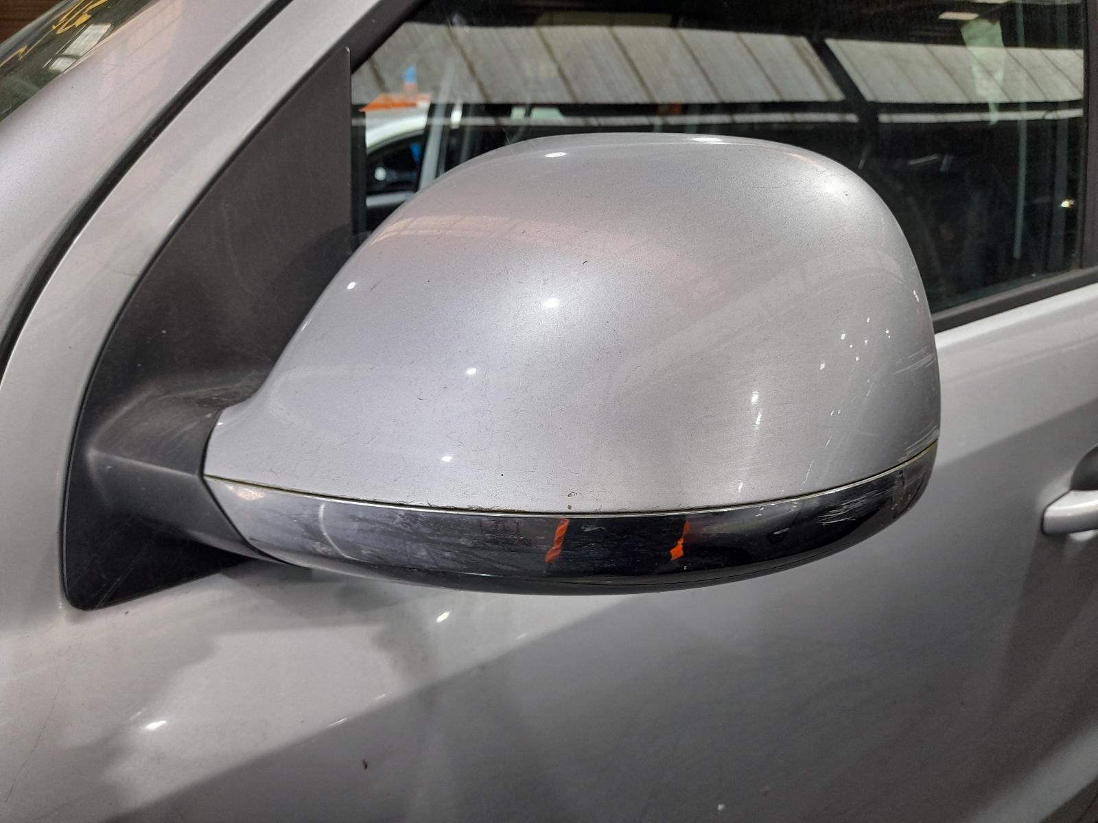 View Auto part Tonneau/Cover Volkswagen Amarok 2014