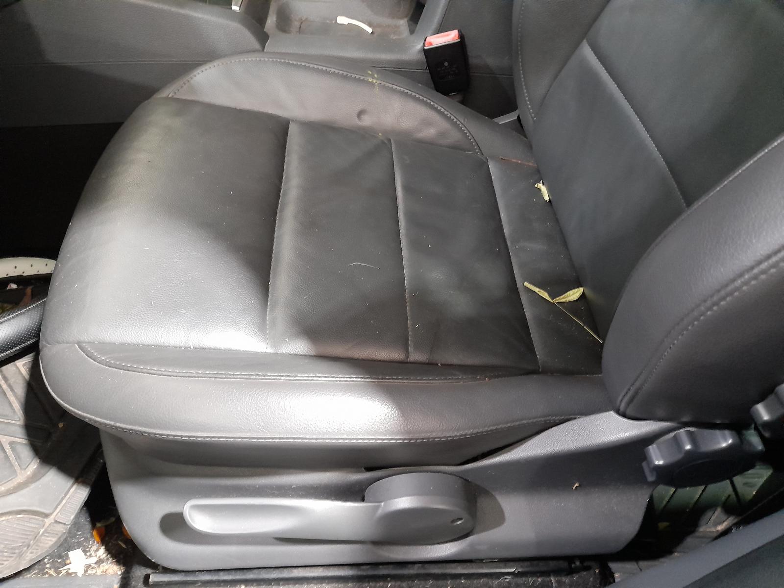 View Auto part Tonneau/Cover Volkswagen Amarok 2014