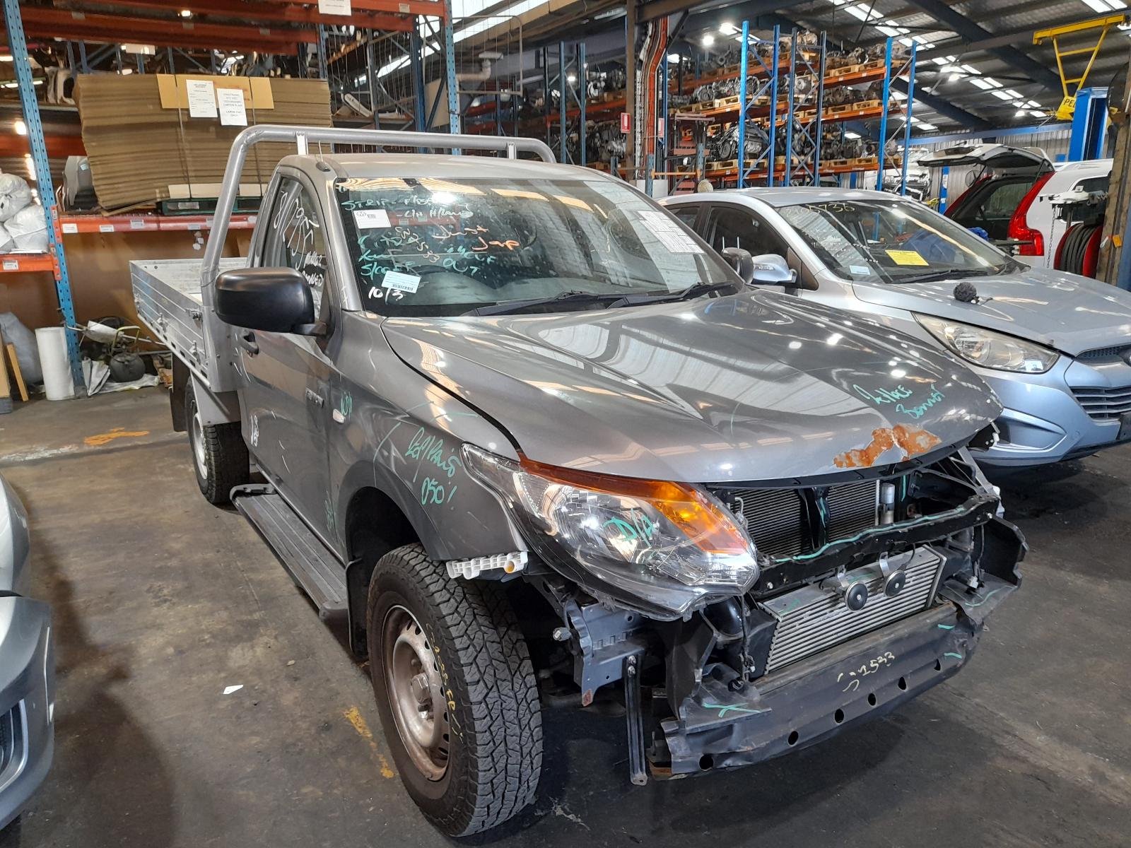 View Auto part Antenna Mitsubishi Triton 2016