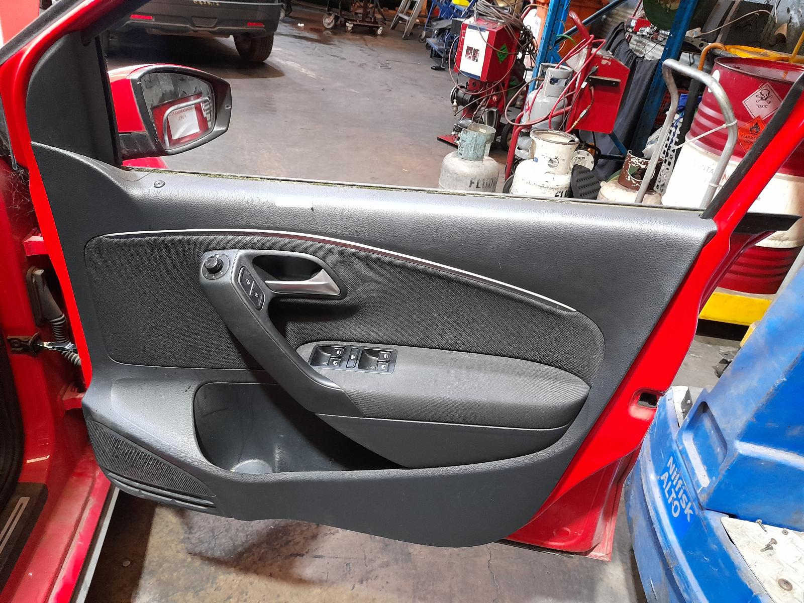 View Auto part Airbag Module/Sensor Volkswagen Polo 2015