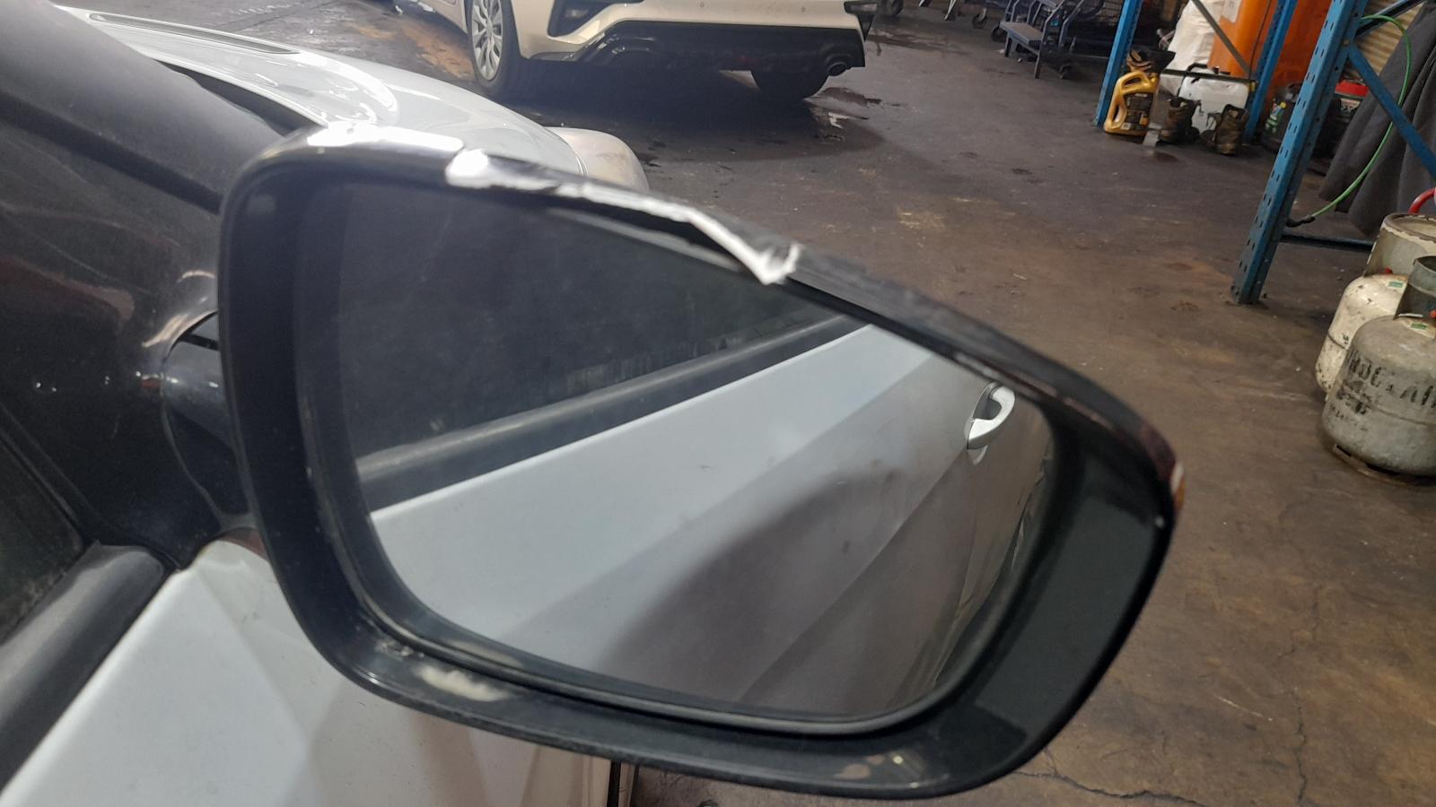 View Auto part Air Cleaner/Box Hyundai Veloster 2013