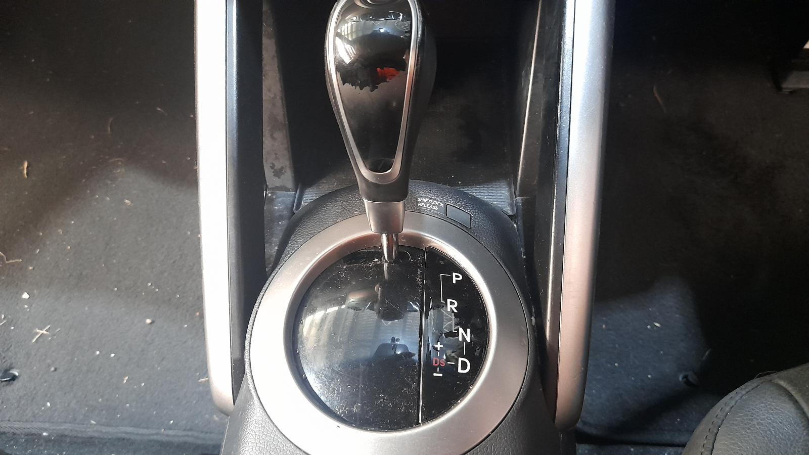 View Auto part Air Cleaner/Box Hyundai Veloster 2013