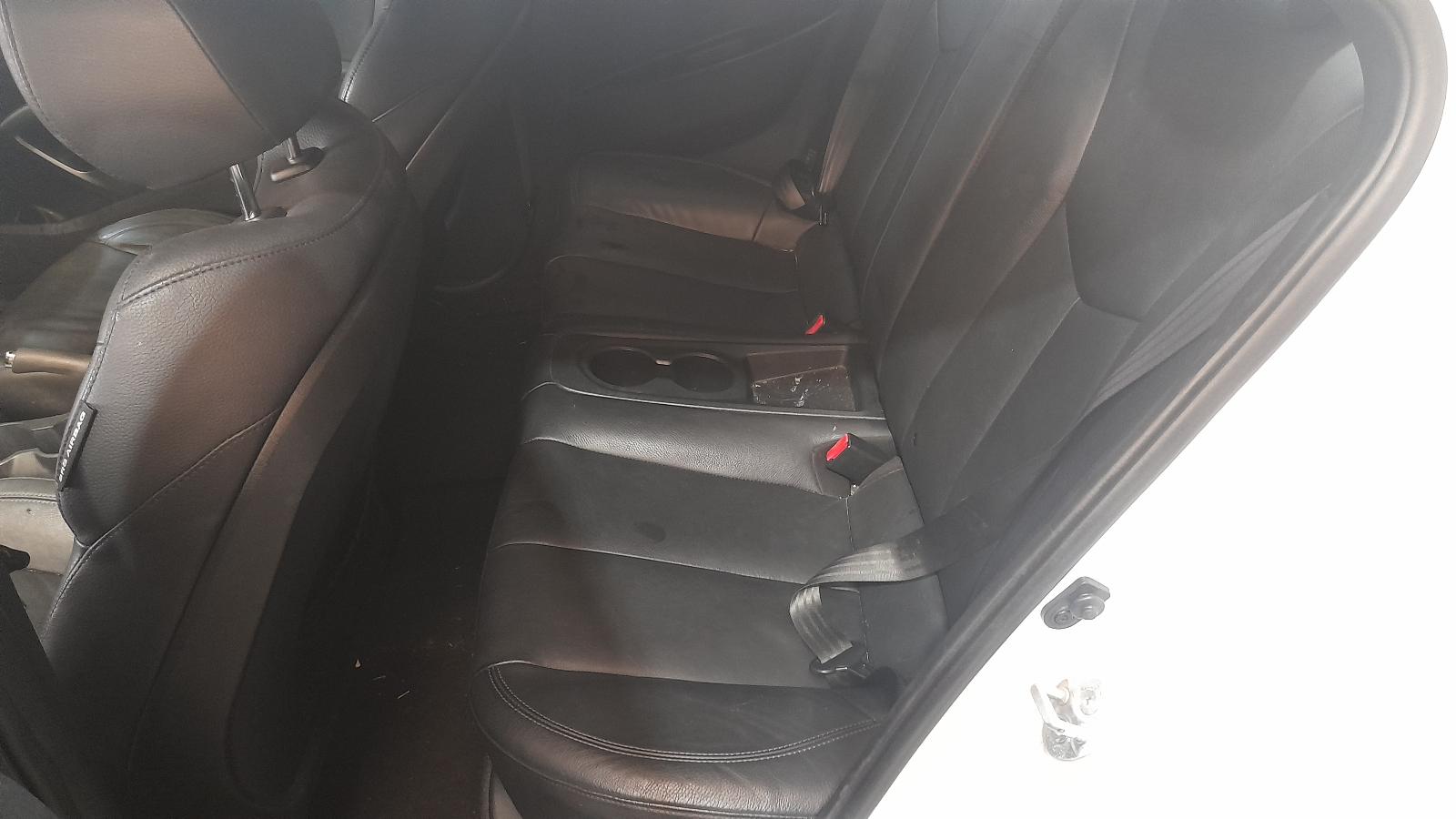 View Auto part Air Cleaner/Box Hyundai Veloster 2013