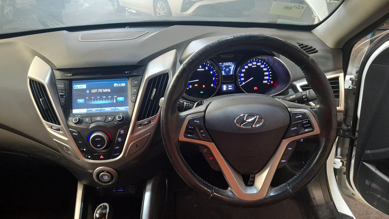 View Auto part Air Cleaner/Box Hyundai Veloster 2013