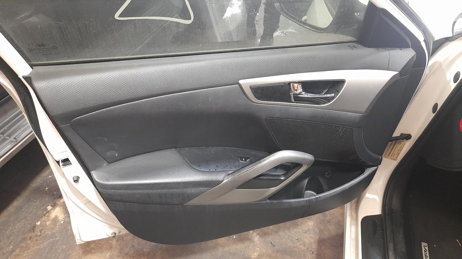 View Auto part Air Cleaner/Box Hyundai Veloster 2013