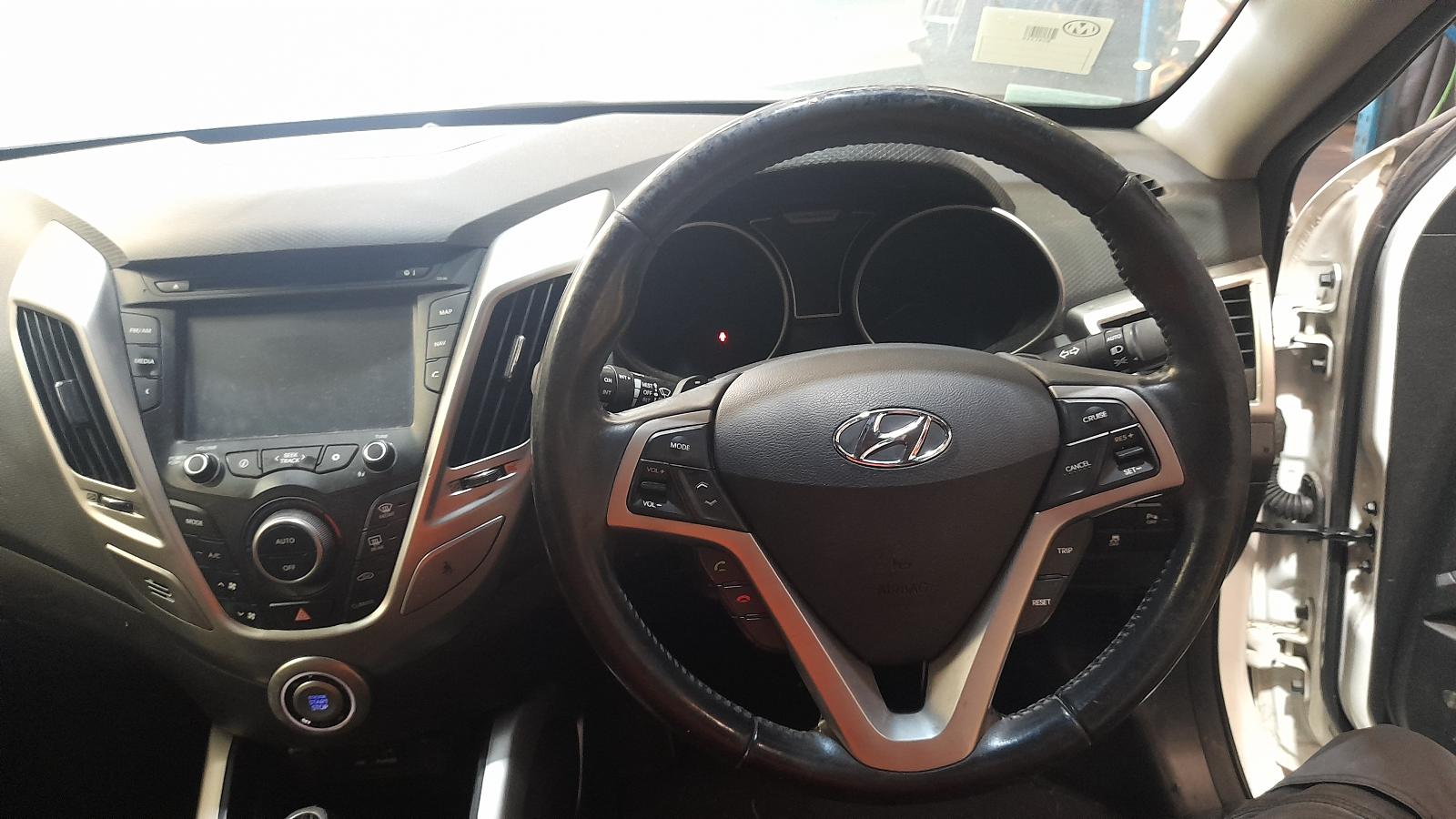 View Auto part Air Cleaner/Box Hyundai Veloster 2013
