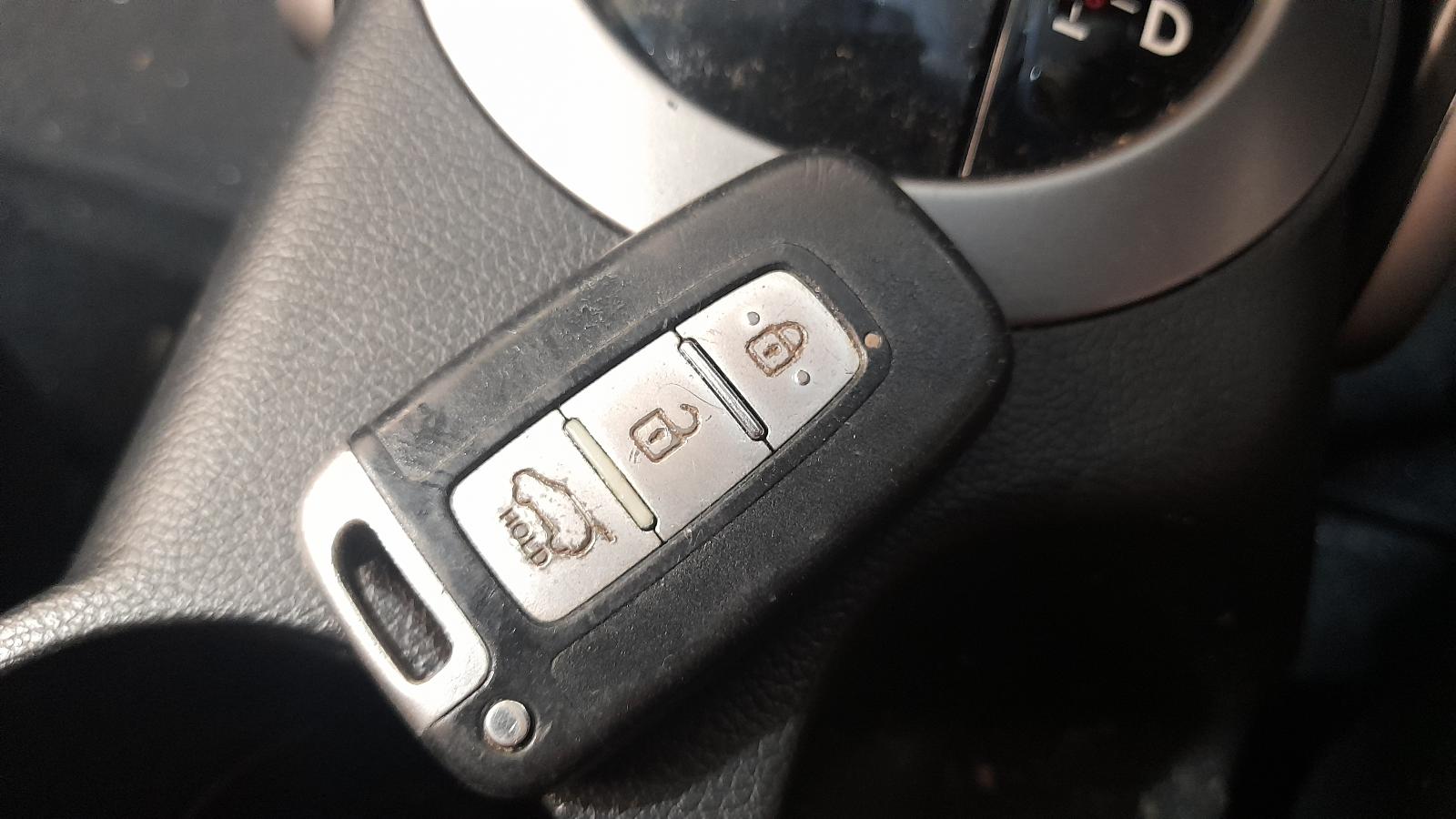 View Auto part Air Cleaner/Box Hyundai Veloster 2013