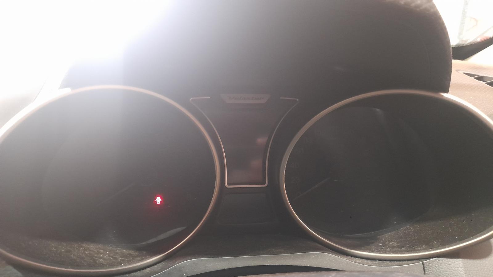 View Auto part Air Cleaner/Box Hyundai Veloster 2013