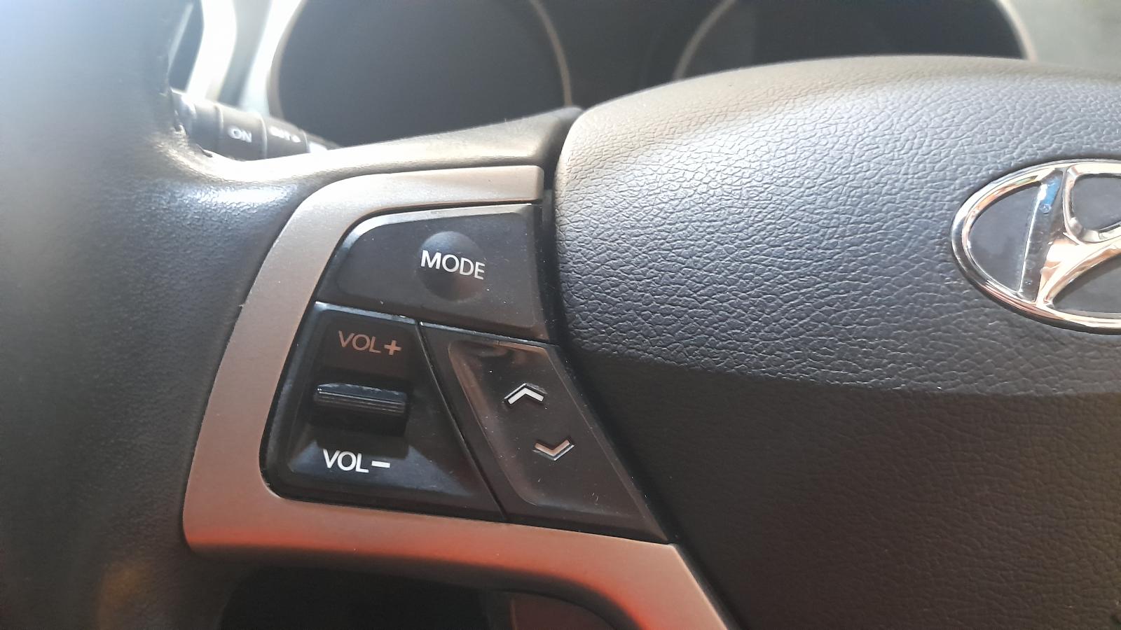 View Auto part Air Cleaner/Box Hyundai Veloster 2013