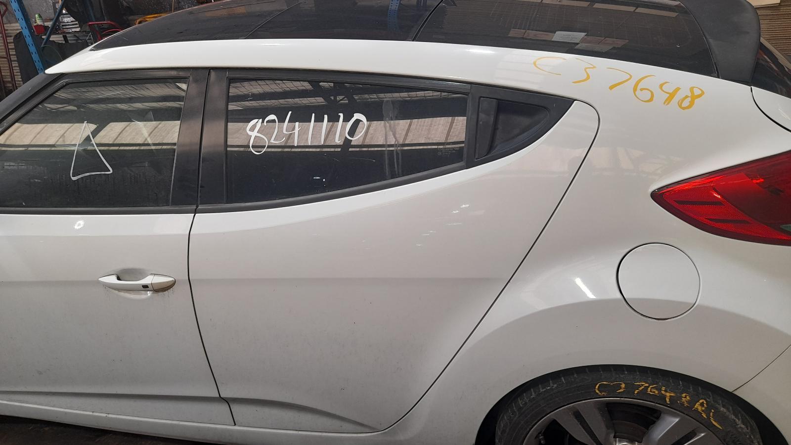 View Auto part Air Cleaner/Box Hyundai Veloster 2013