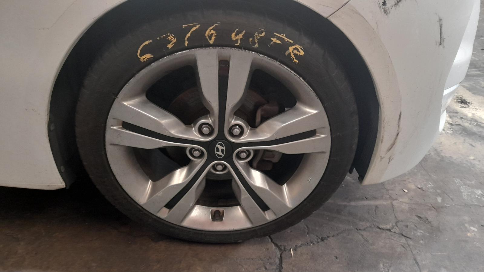 View Auto part Air Cleaner/Box Hyundai Veloster 2013