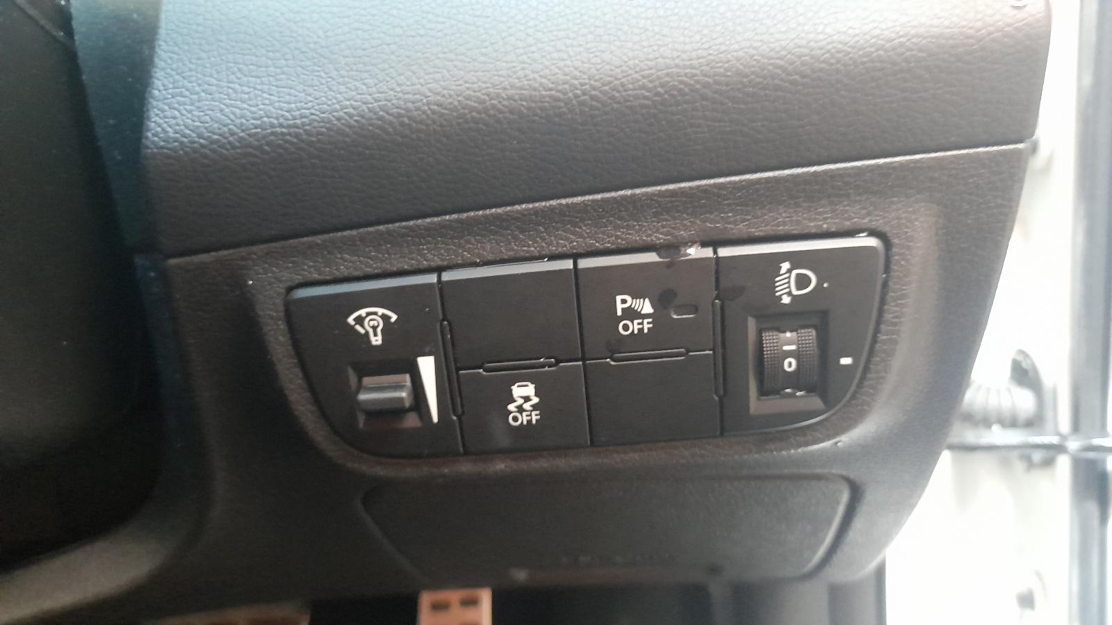 View Auto part Air Cleaner/Box Hyundai Veloster 2013
