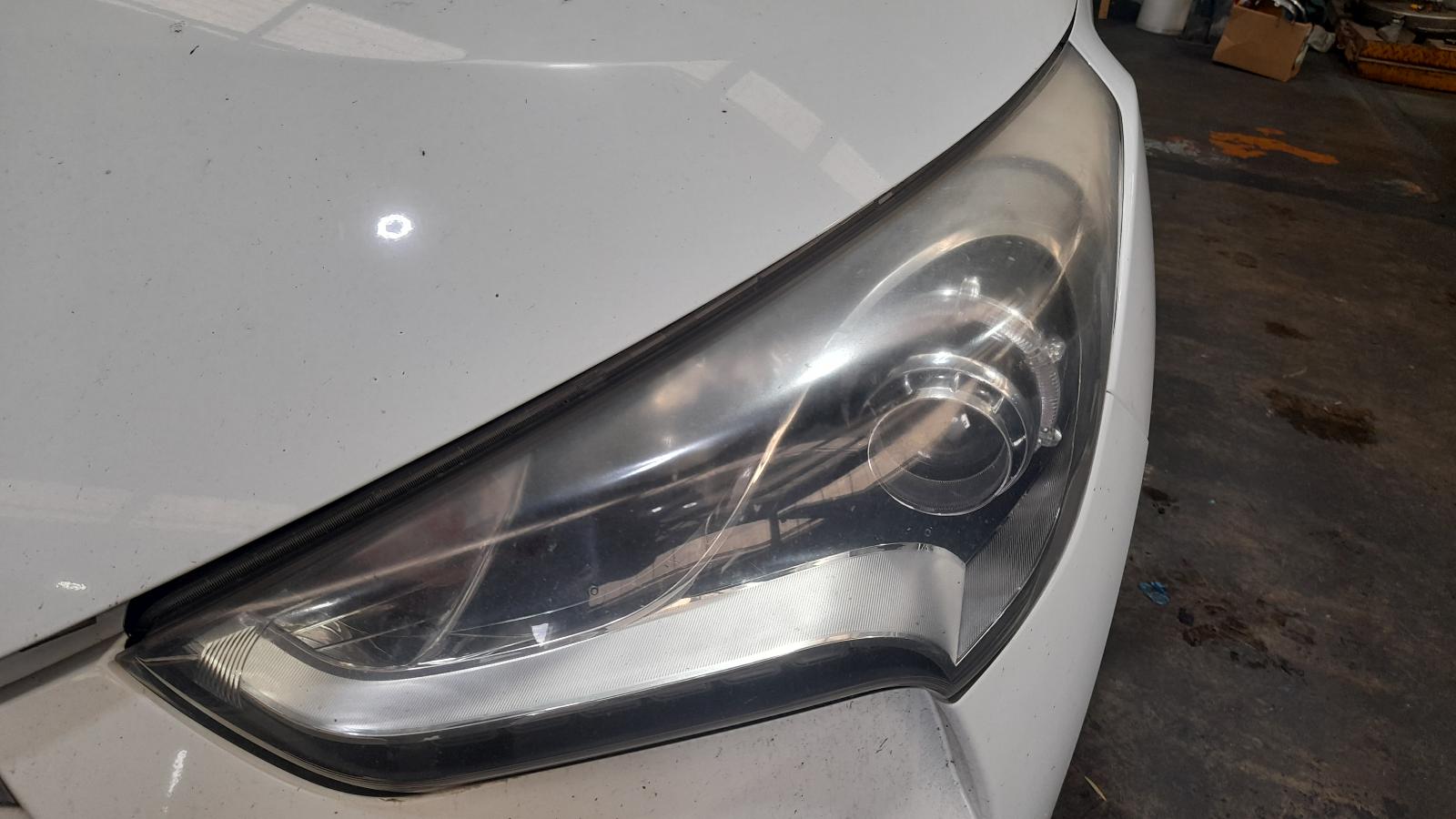 View Auto part Air Cleaner/Box Hyundai Veloster 2013