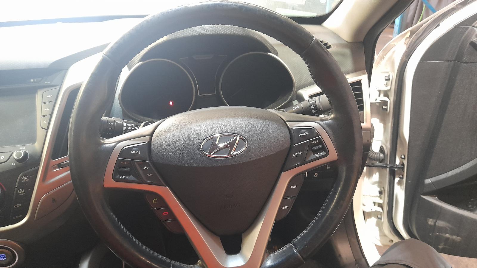 View Auto part Air Cleaner/Box Hyundai Veloster 2013