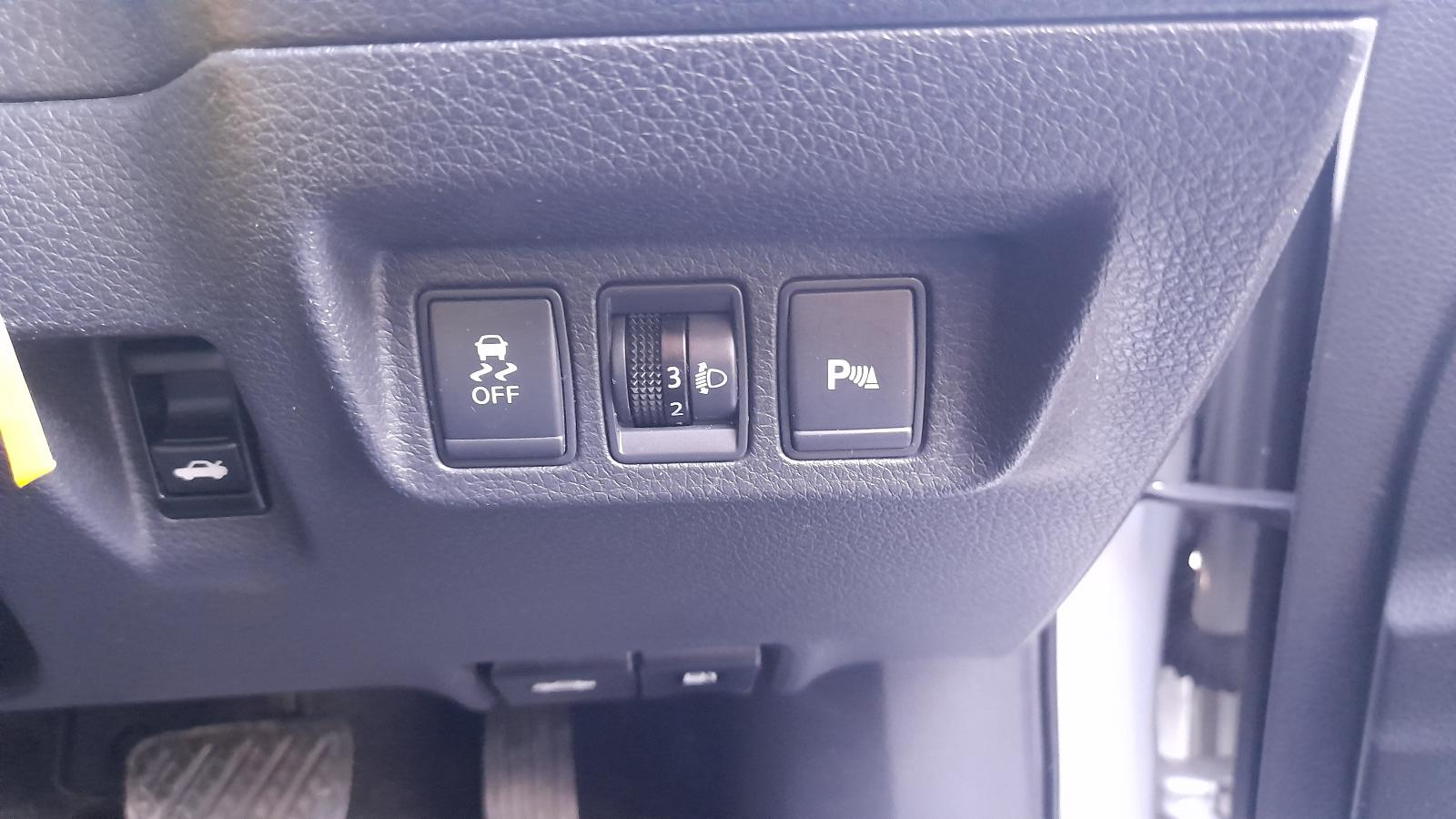 View Auto part Air Flow Meter Nissan Pulsar 2013