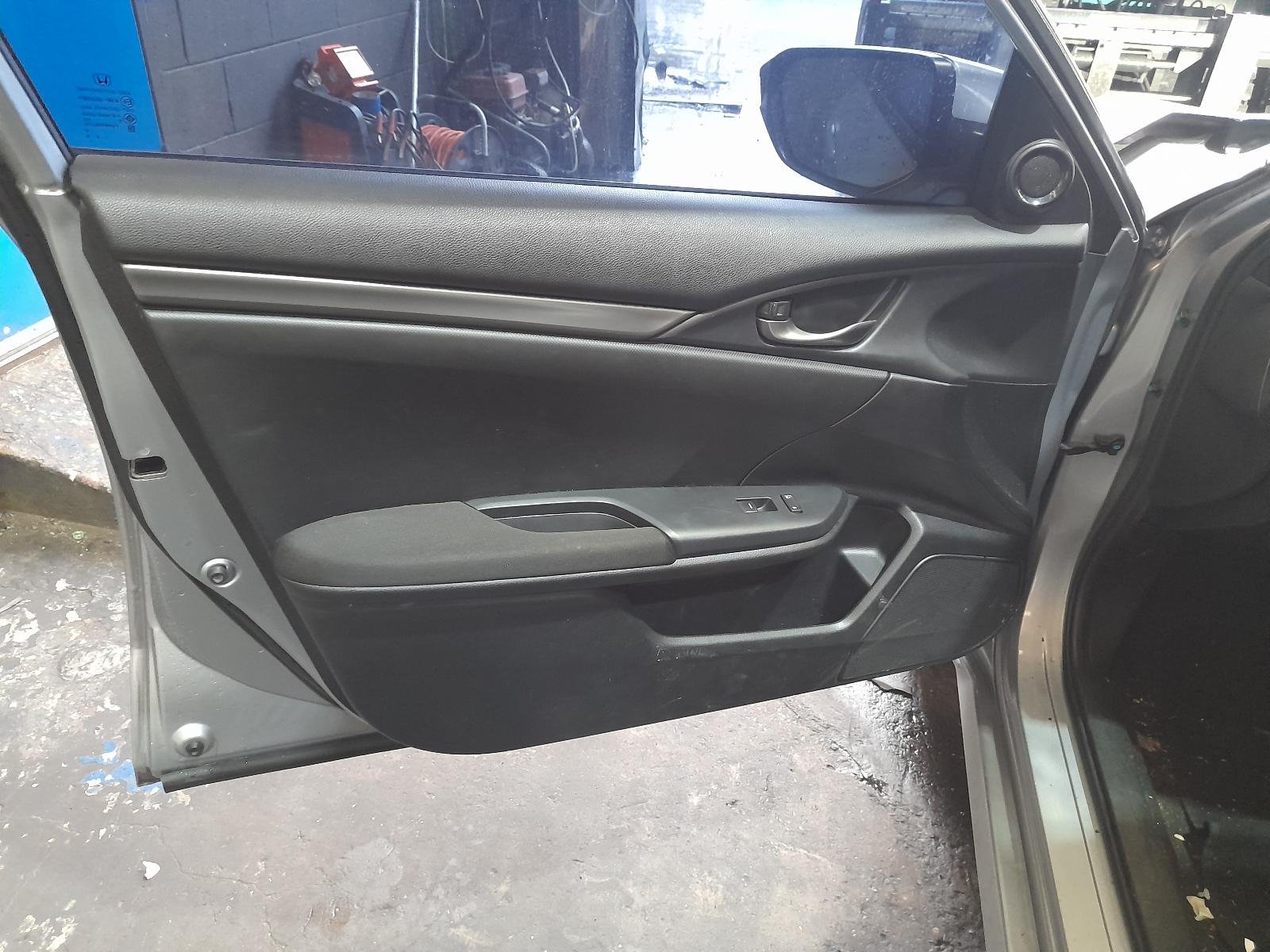 View Auto part Radio/Cd/Dvd/Sat/Tv Honda Civic 2019