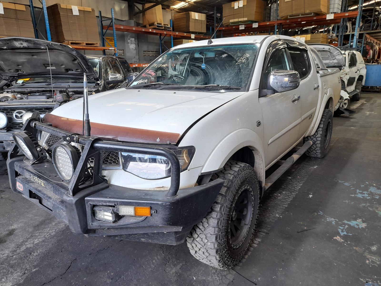 View Auto part Fuel Tank Mitsubishi Triton 2014