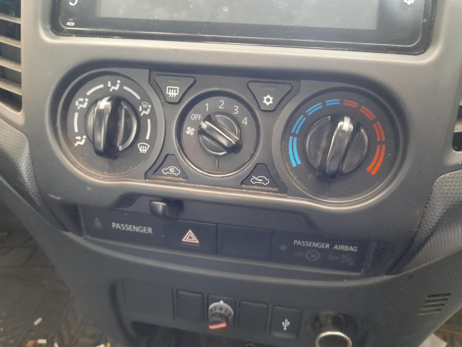 View Auto part Antenna Mitsubishi Triton 2022