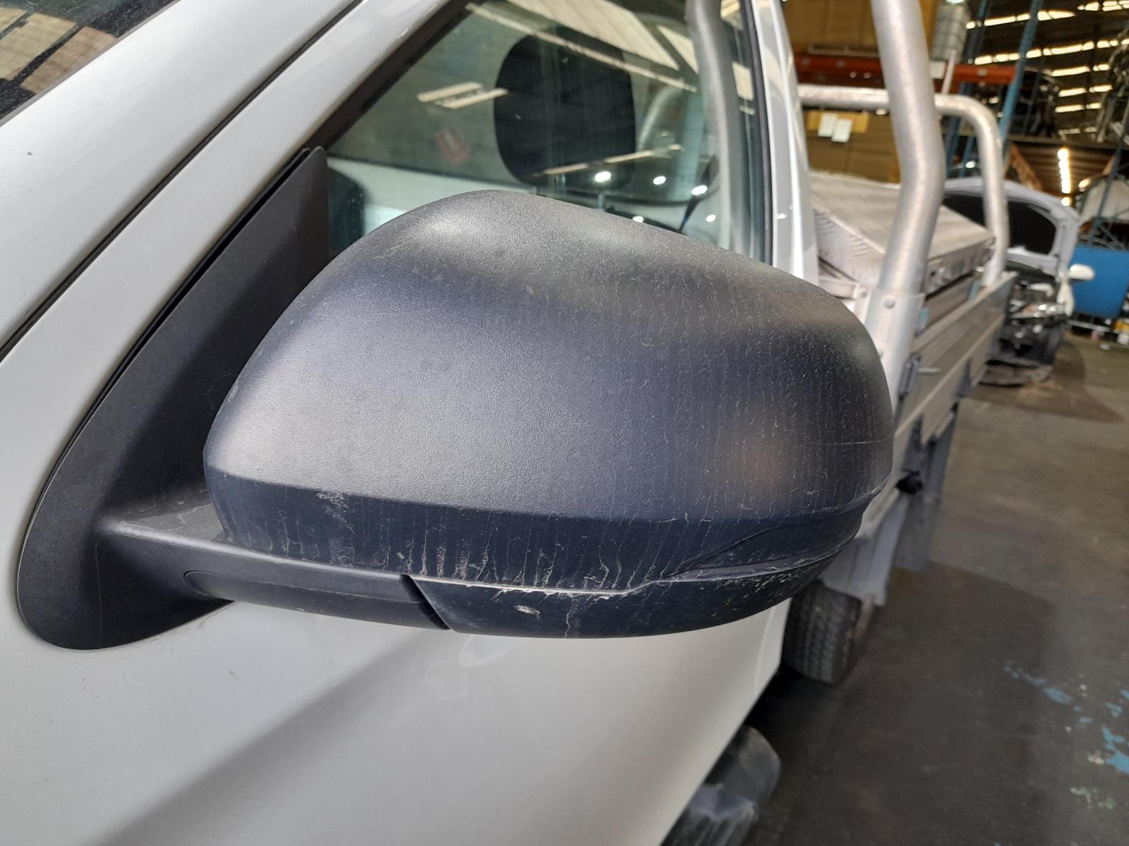 View Auto part Antenna Mitsubishi Triton 2022