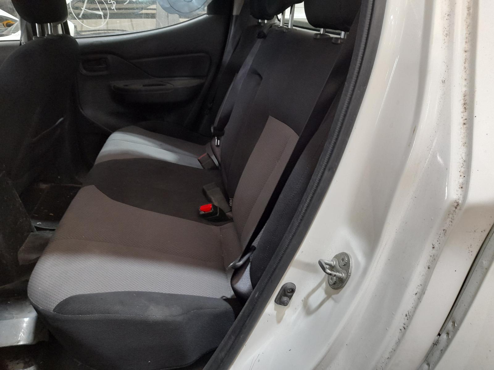 View Auto part Console Mitsubishi Triton 2020