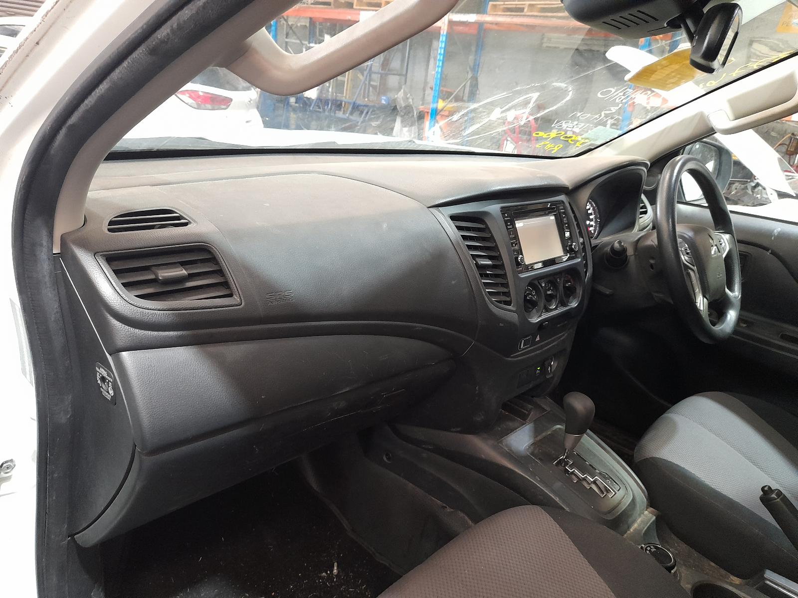 View Auto part Console Mitsubishi Triton 2020