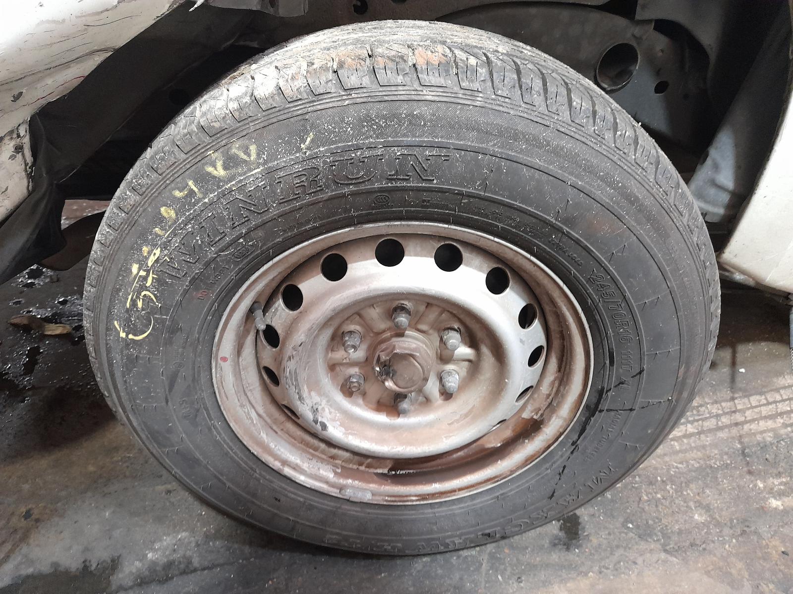 View Auto part Console Mitsubishi Triton 2020