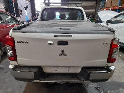 View Auto part Console Mitsubishi Triton 2020