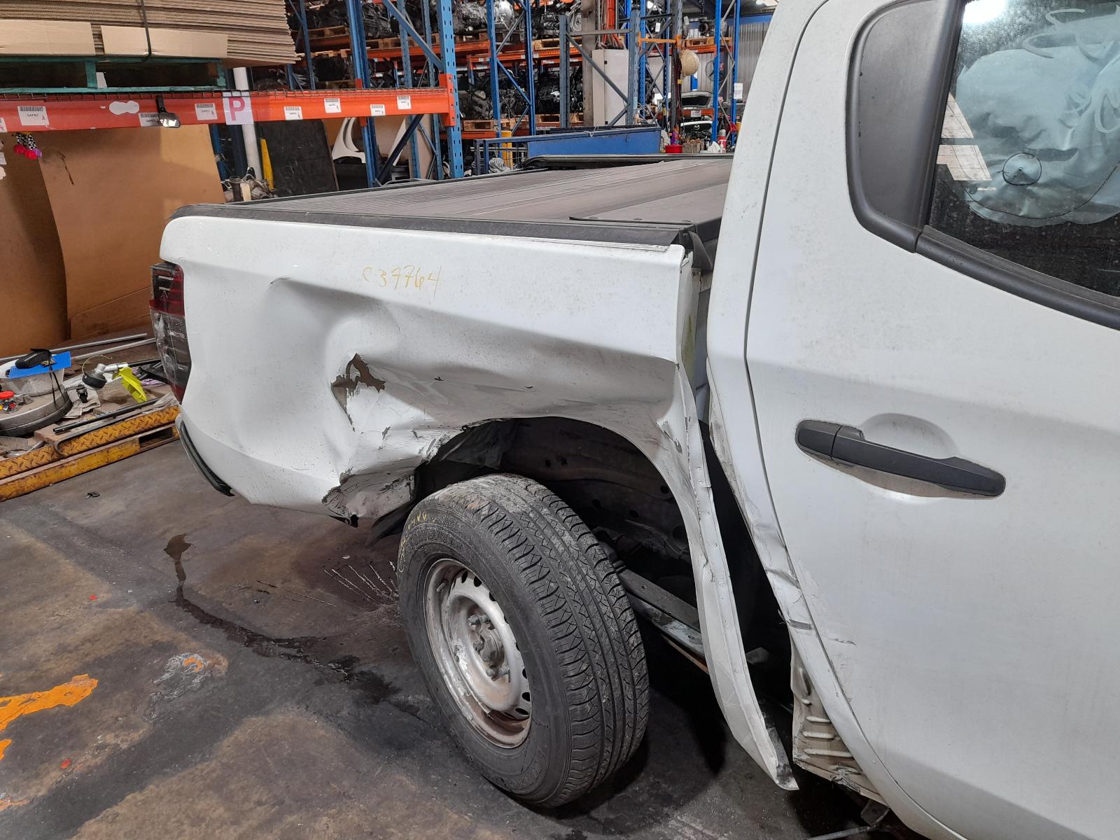 View Auto part Console Mitsubishi Triton 2020