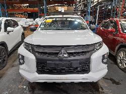 View Auto part Console Mitsubishi Triton 2020